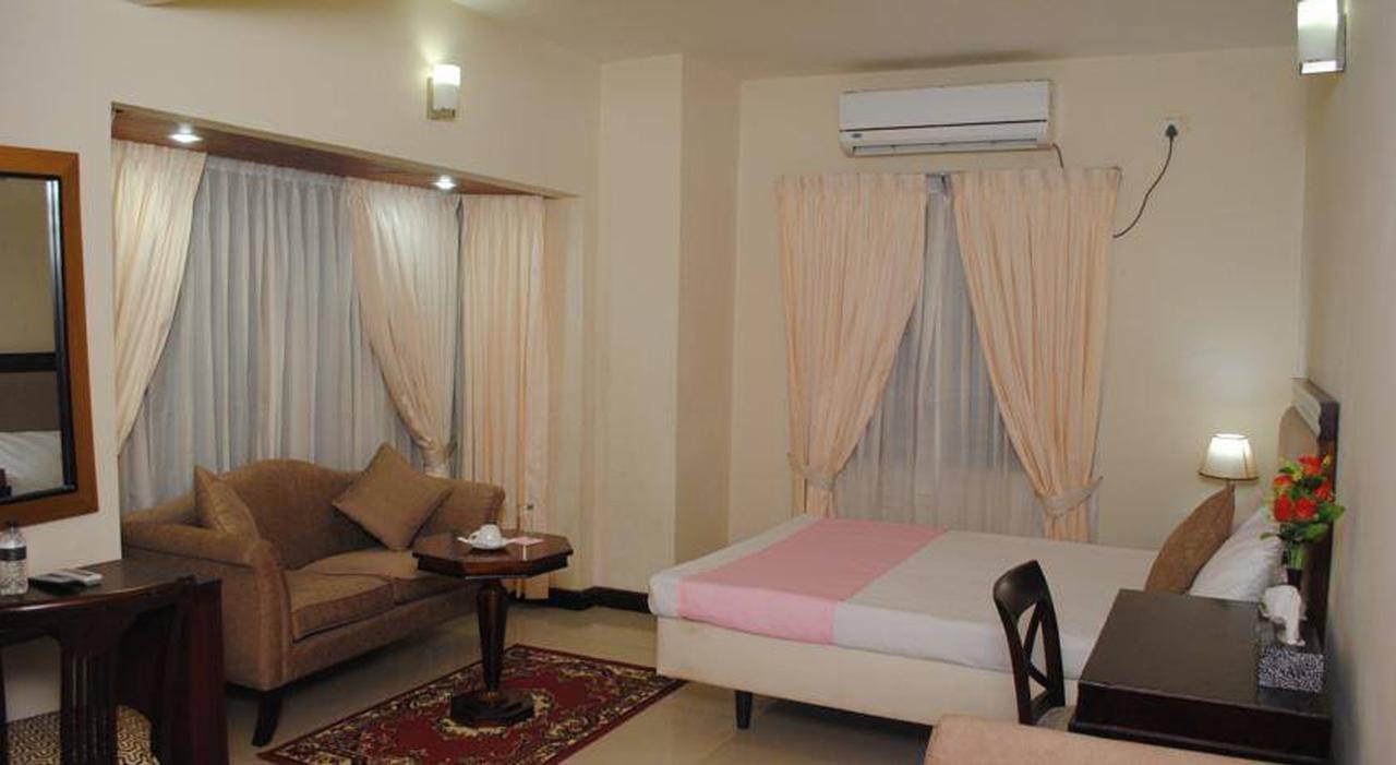 Hotel Tea Tree & Resort Дака Екстериор снимка